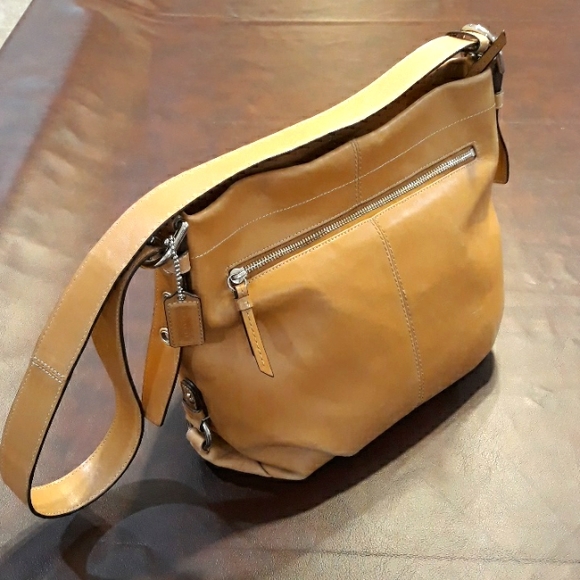 Tan Leather Coach Shoulder Bag - Picture 1 of 6
